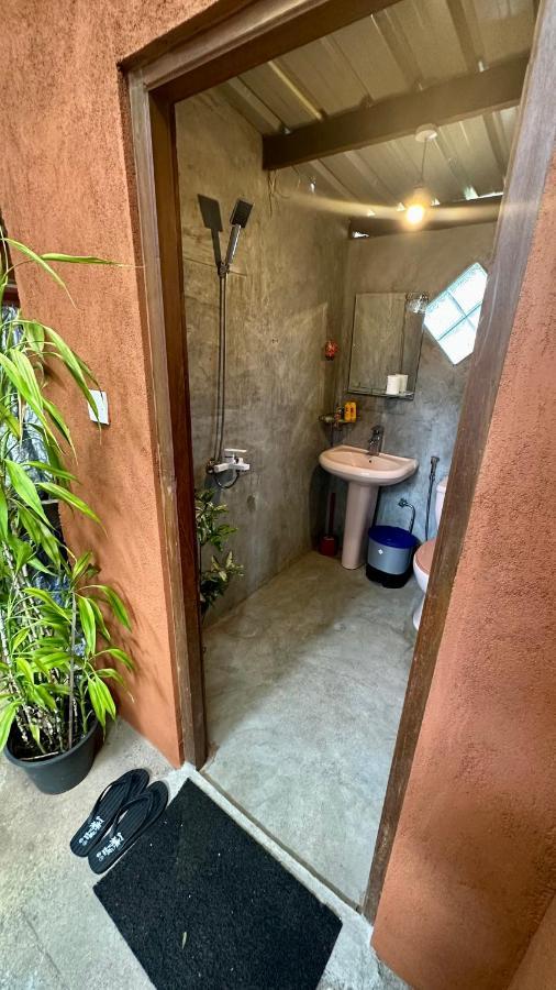 A Lounge Hostel And Cafe Ella Ngoại thất bức ảnh
