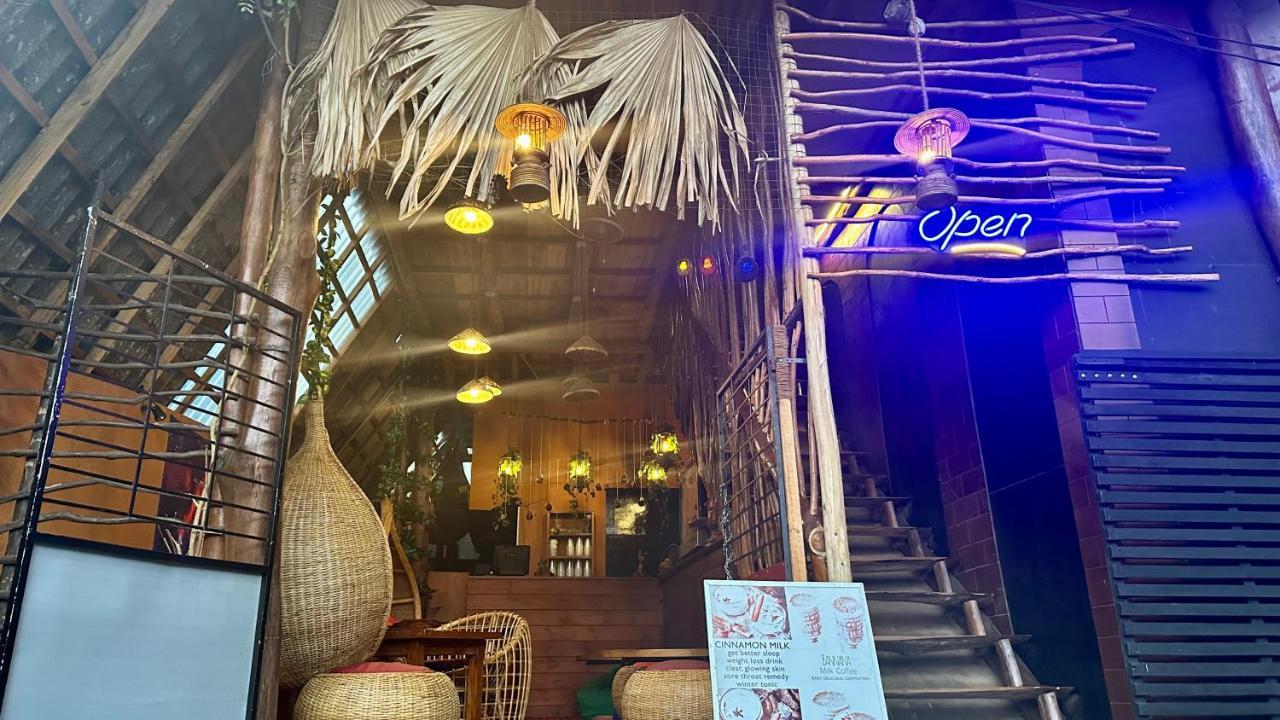 A Lounge Hostel And Cafe Ella Ngoại thất bức ảnh