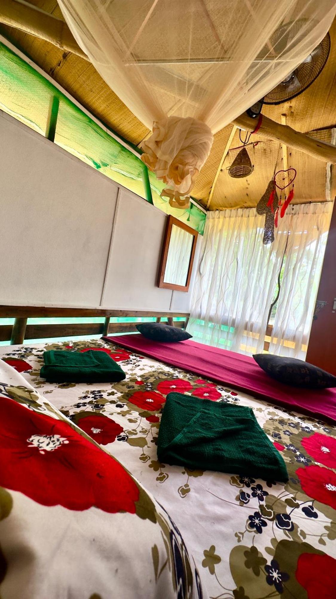 A Lounge Hostel And Cafe Ella Ngoại thất bức ảnh