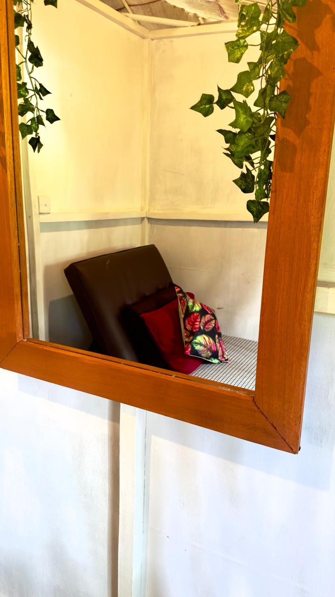 A Lounge Hostel And Cafe Ella Ngoại thất bức ảnh