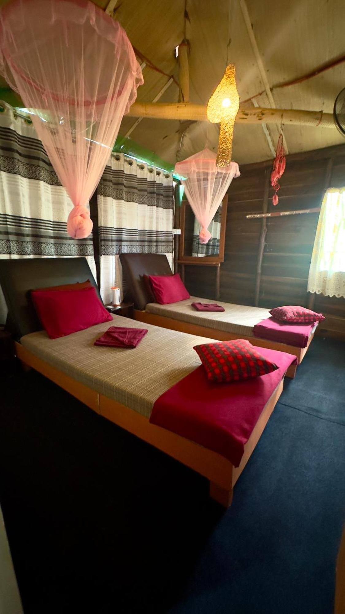 A Lounge Hostel And Cafe Ella Ngoại thất bức ảnh